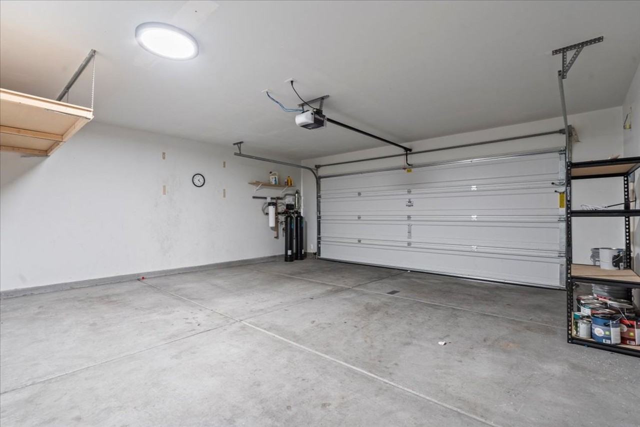 10634 Ostend Ave - Photo 4 of 34