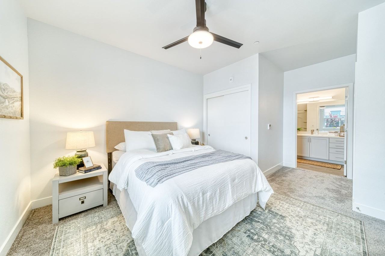 Block FIFTY-4 Bldg 3 - Photo 7 of 17