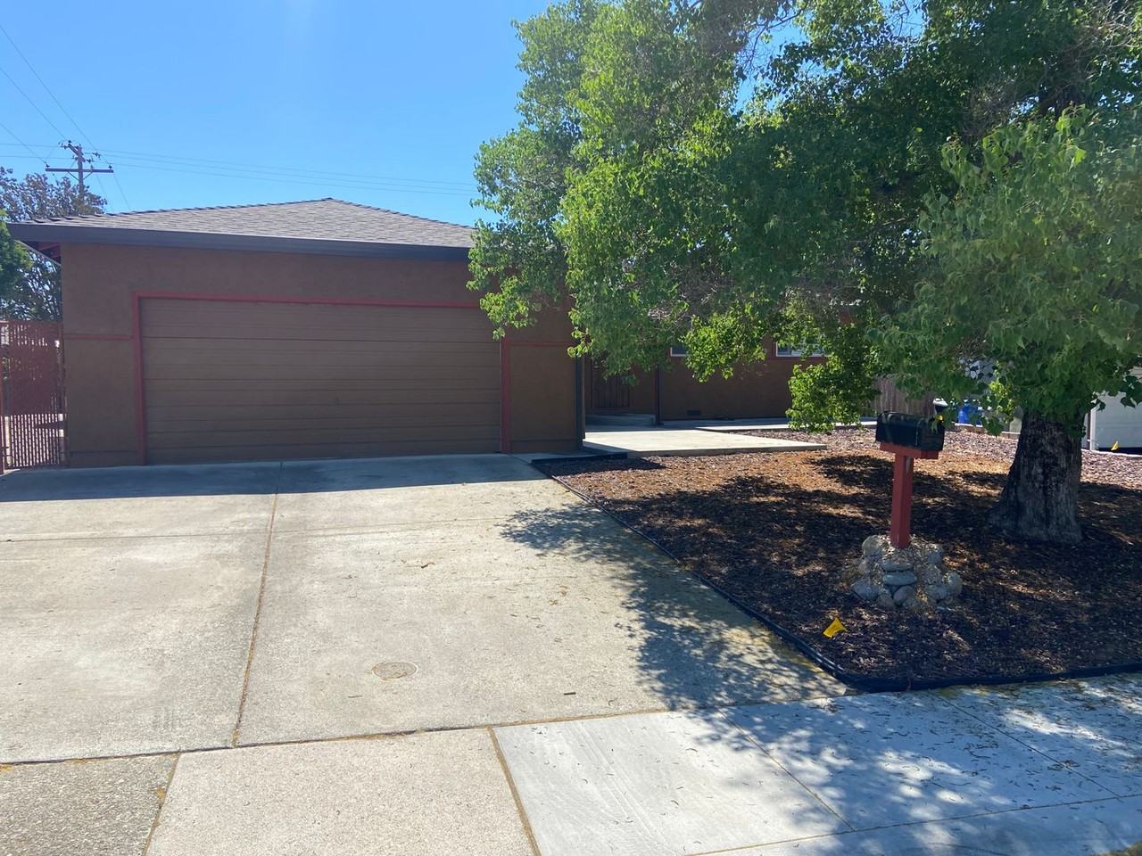 109 Mckiernan Dr - Photo 2 of 18