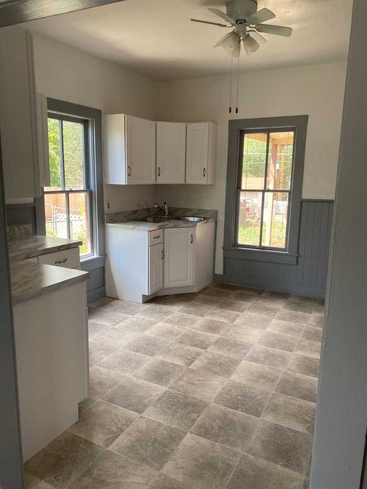 123 S Market St - Photo 2 of 9
