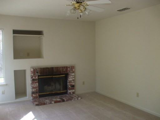 122 John Henry Cir - Photo 2 of 8