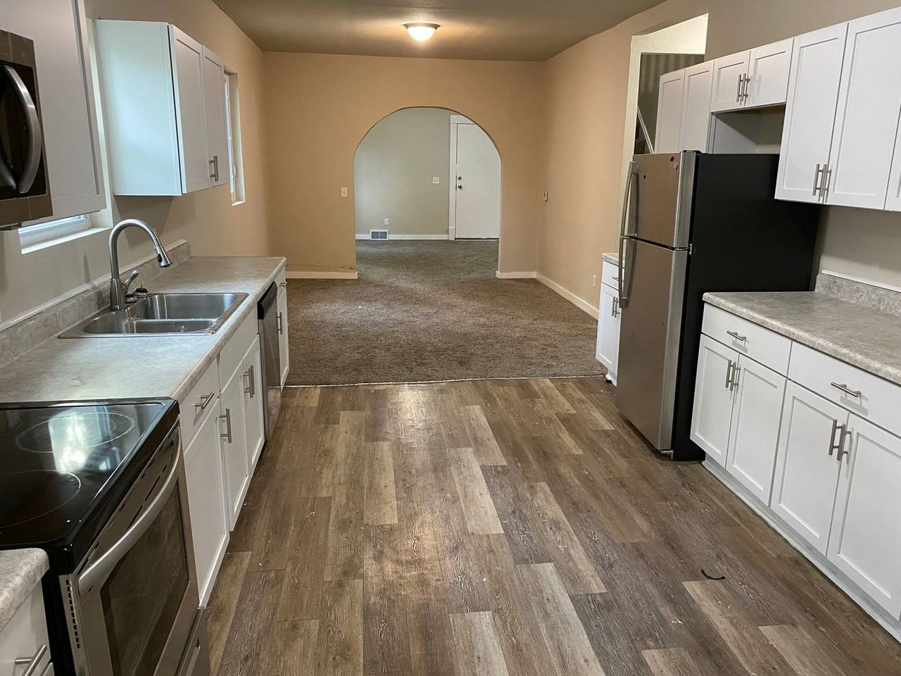 1637 23rd St - Photo 6 of 20