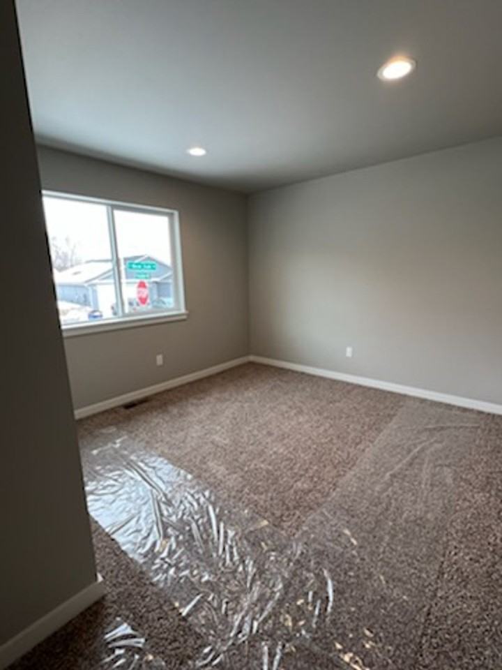 1090 S New Oak Ln - Photo 3 of 15