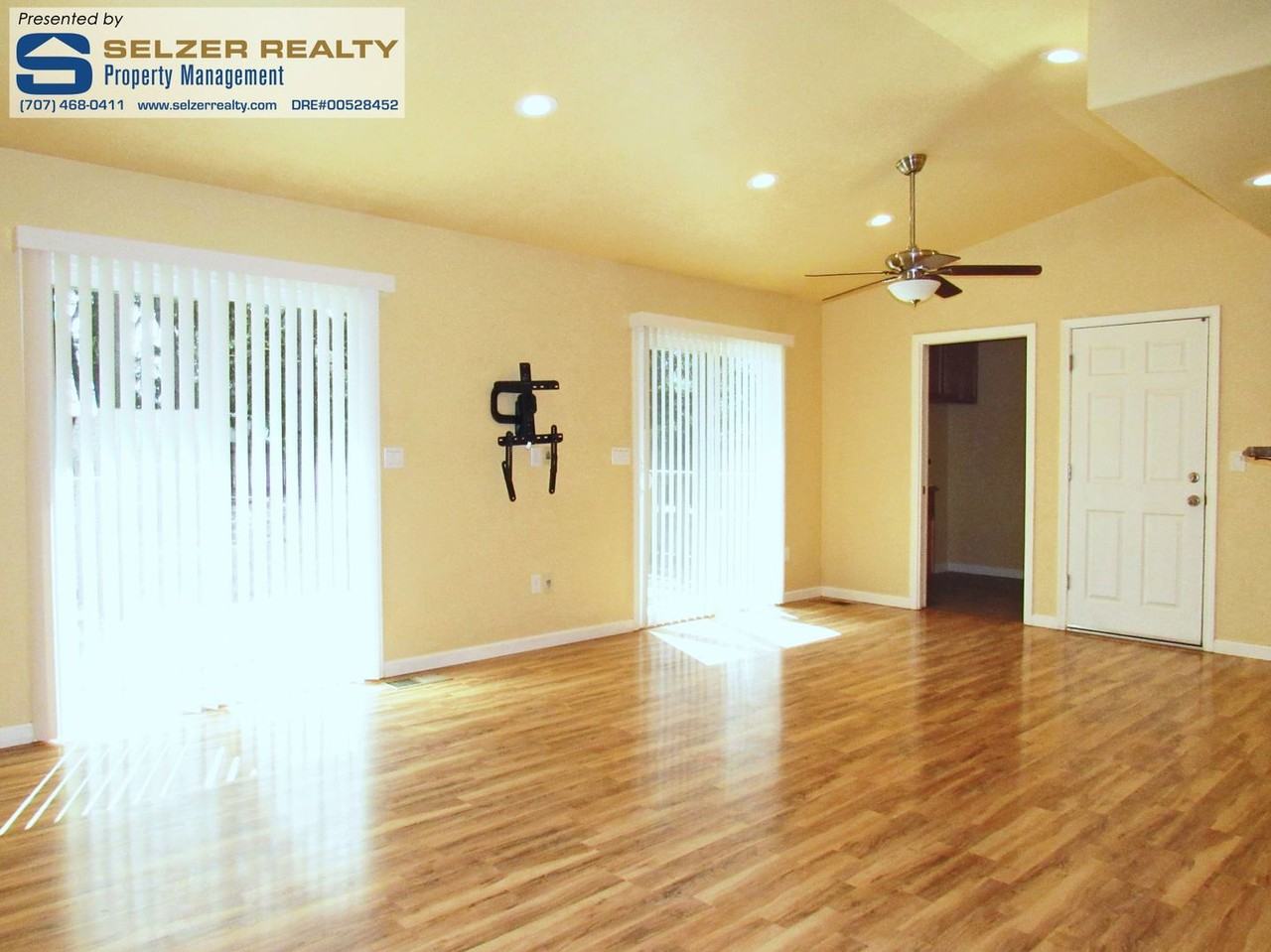 1091 Hops Estate Ln - Photo 2 of 10