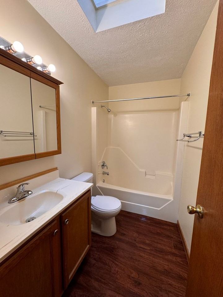 107 Hazel St - Photo 2 of 12