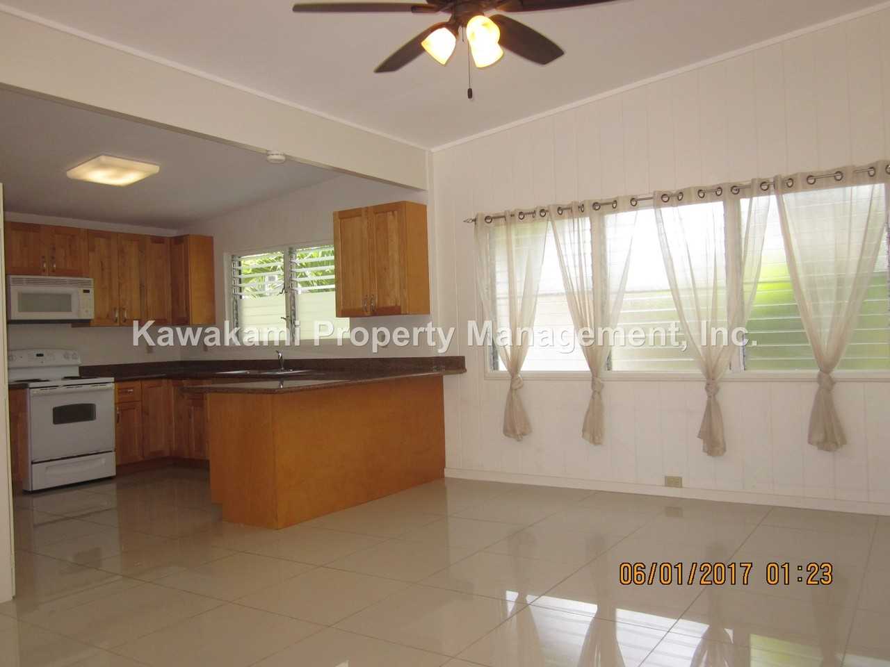 1644 10th Ave - Photo 3 of 10