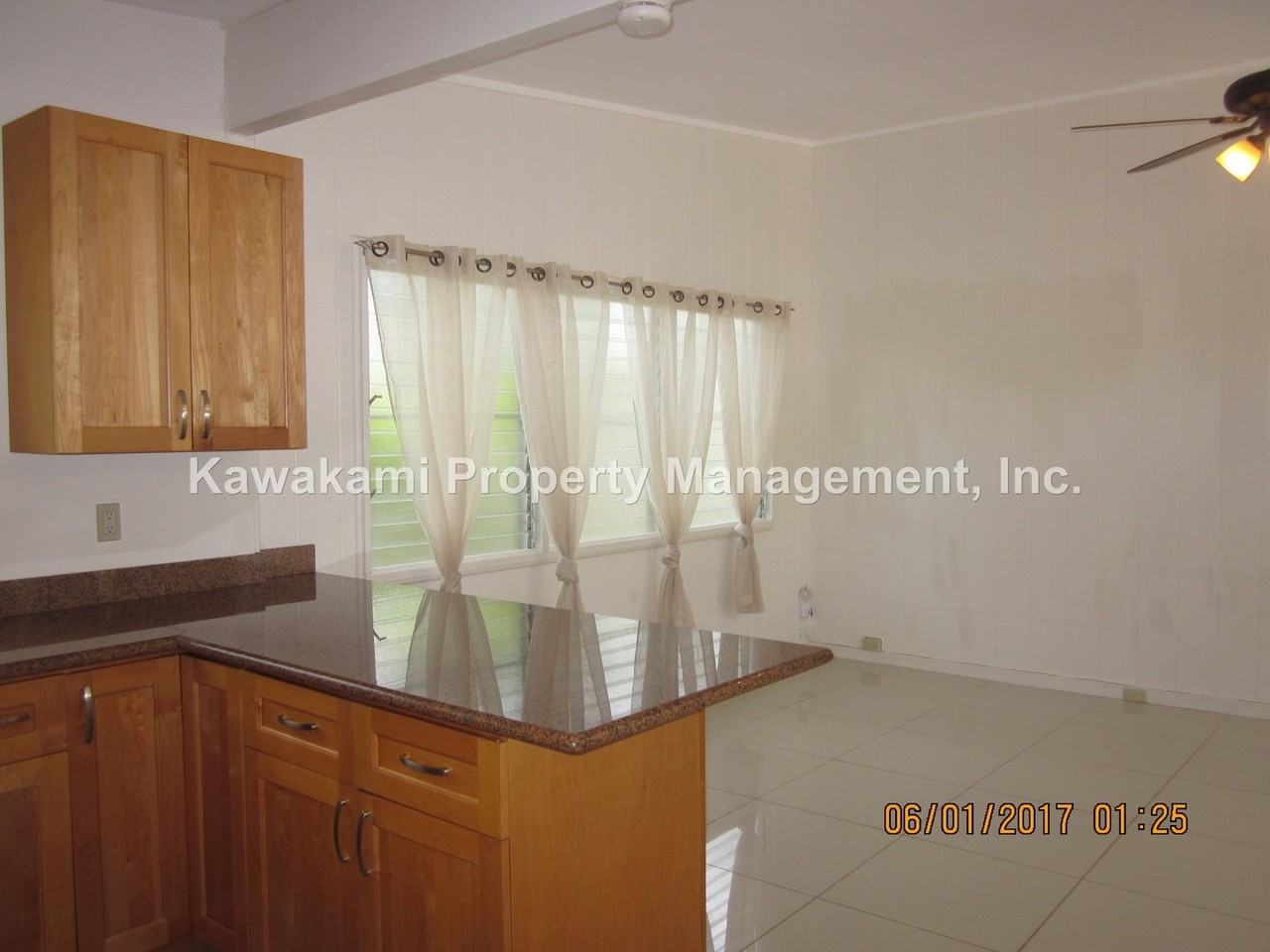 1644 10th Ave - Photo 4 of 10