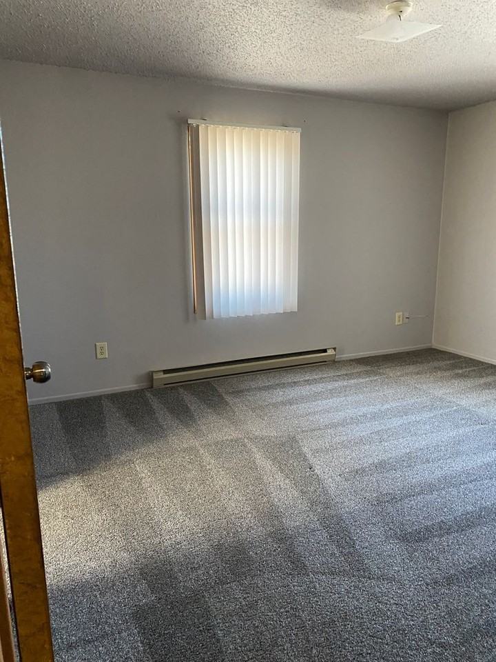 428 8th St Se - Photo 2 of 22