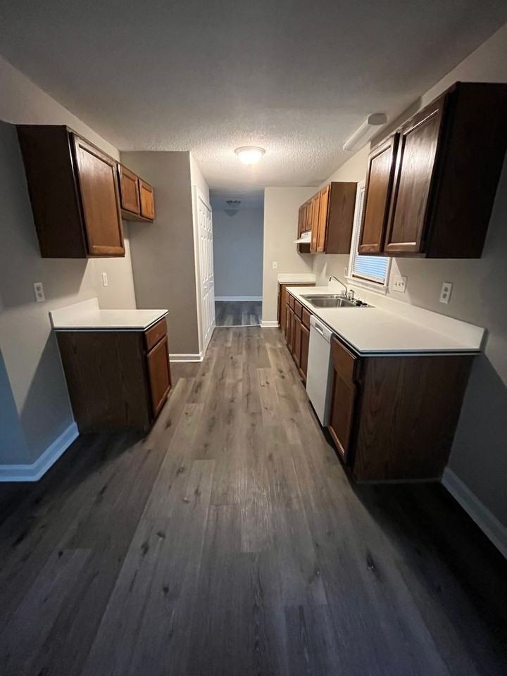 1905 Strebor St - Photo 3 of 14