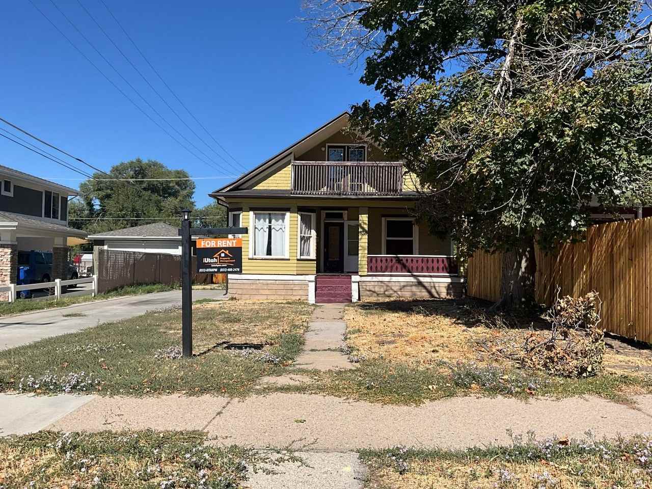 850 23rd St - Photo 2 of 21