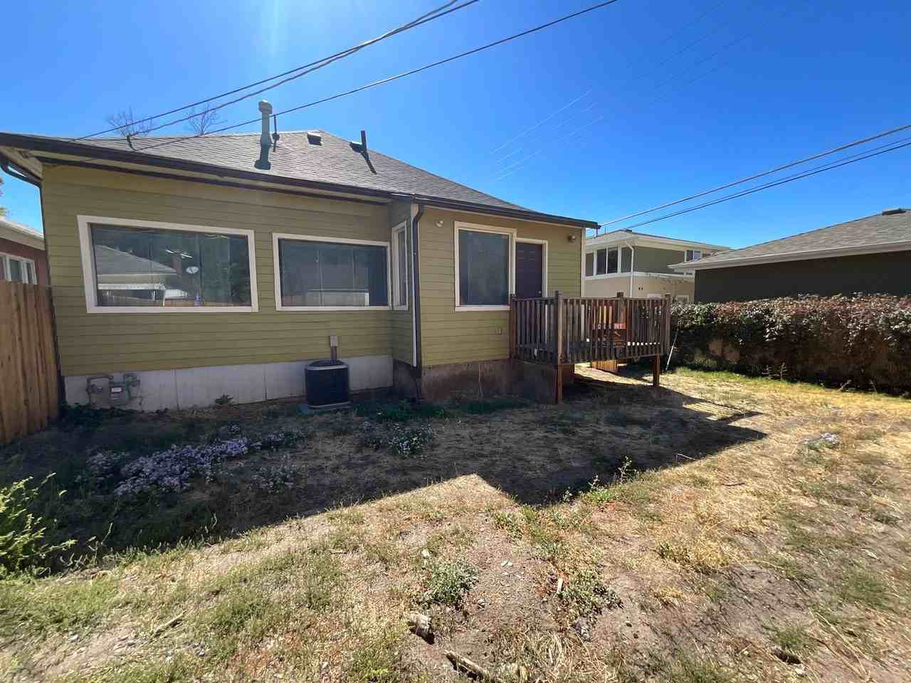 850 23rd St - Photo 3 of 21