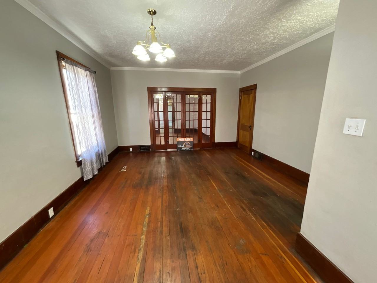850 23rd St - Photo 5 of 21