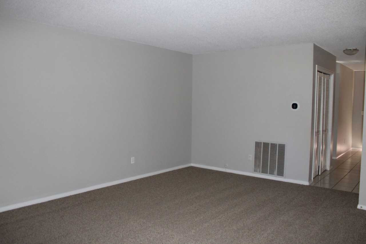 325 Butch Cassidy Dr - Photo 2 of 12