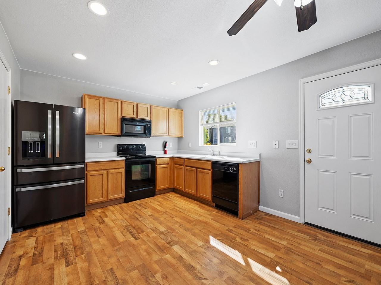 6803 Brittany Dr - Photo 3 of 17