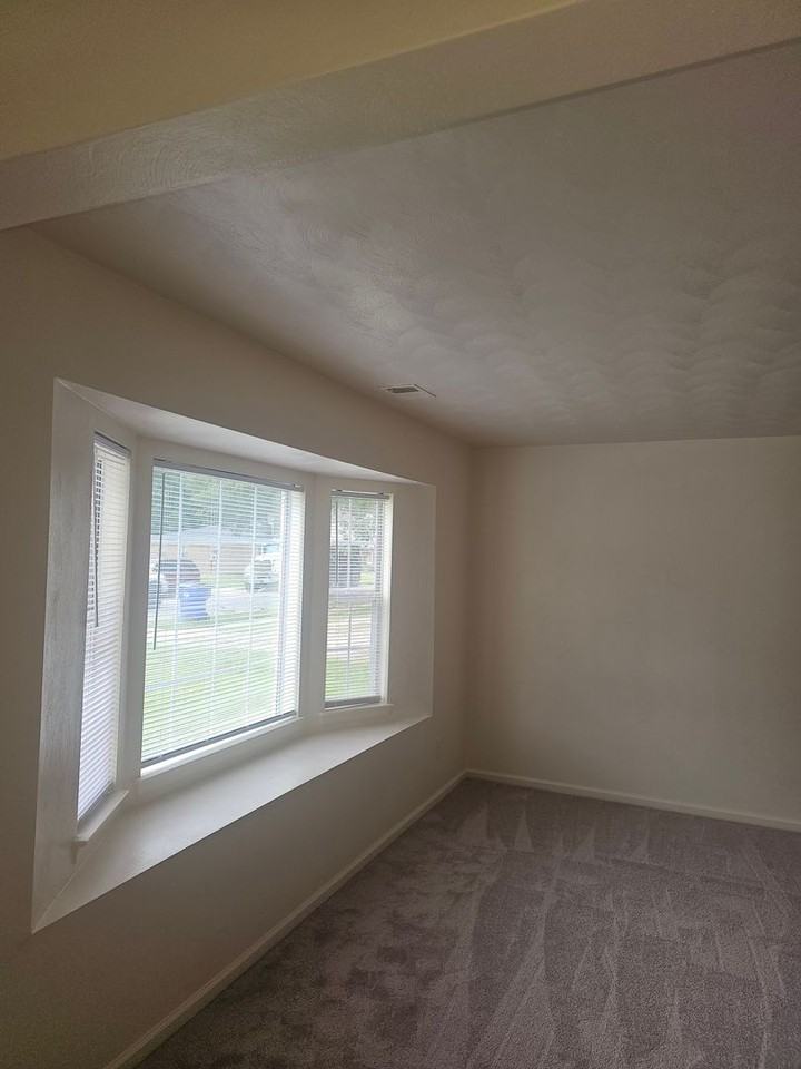 5008 Woolsey St - Photo 2 of 36