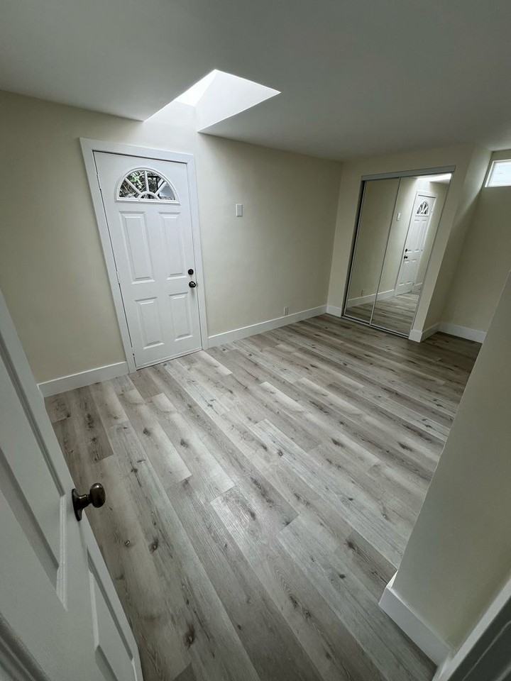 525 S Freeman St #E - Photo 3 of 9