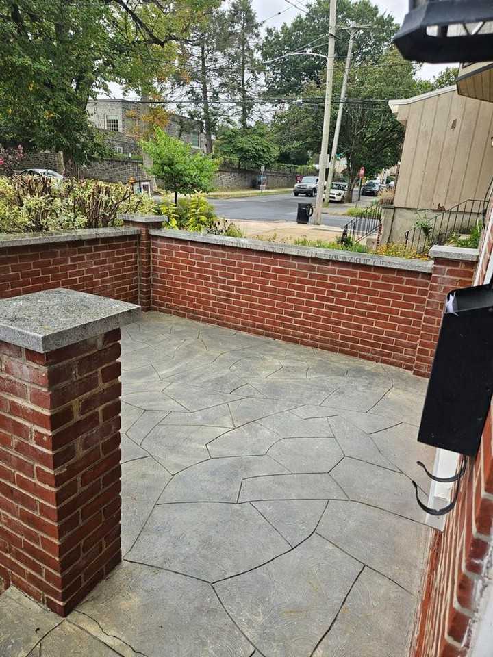 1305 N Clayton St - Photo 2 of 18