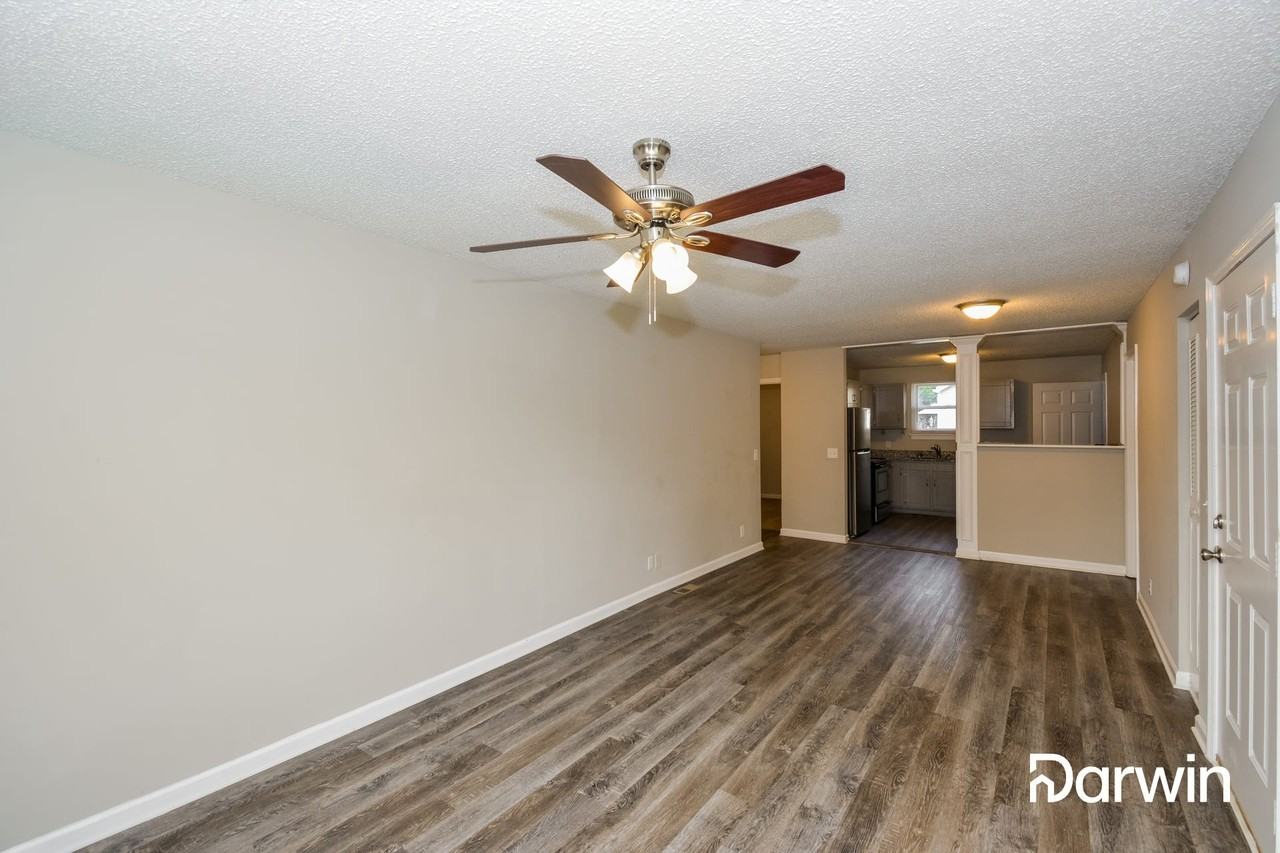 4916 Leesa Ann Ln - Photo 3 of 15