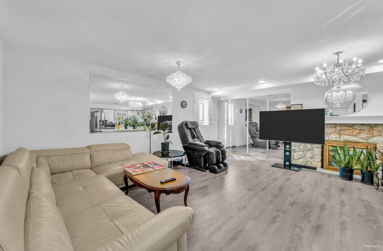 2585 Westhill Way Bsmt #BS - Photo 2 of 17