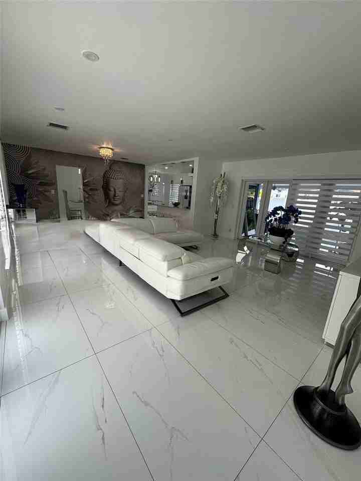 6951 Miami Lakeway S - Photo 3 of 8