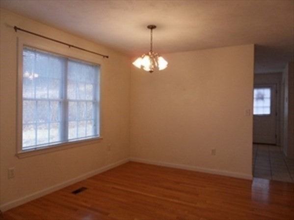 220 Main St - Photo 3 of 12