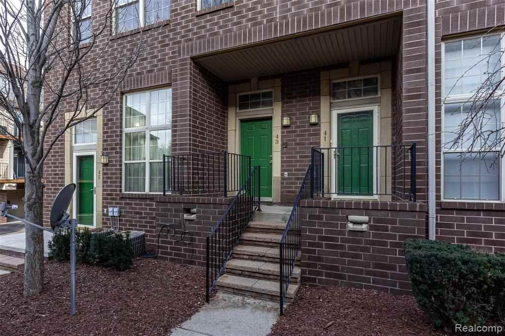 43 Georgetown Ct - Photo 2 of 50