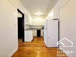 featured image of 816 W Waveland Ave #13