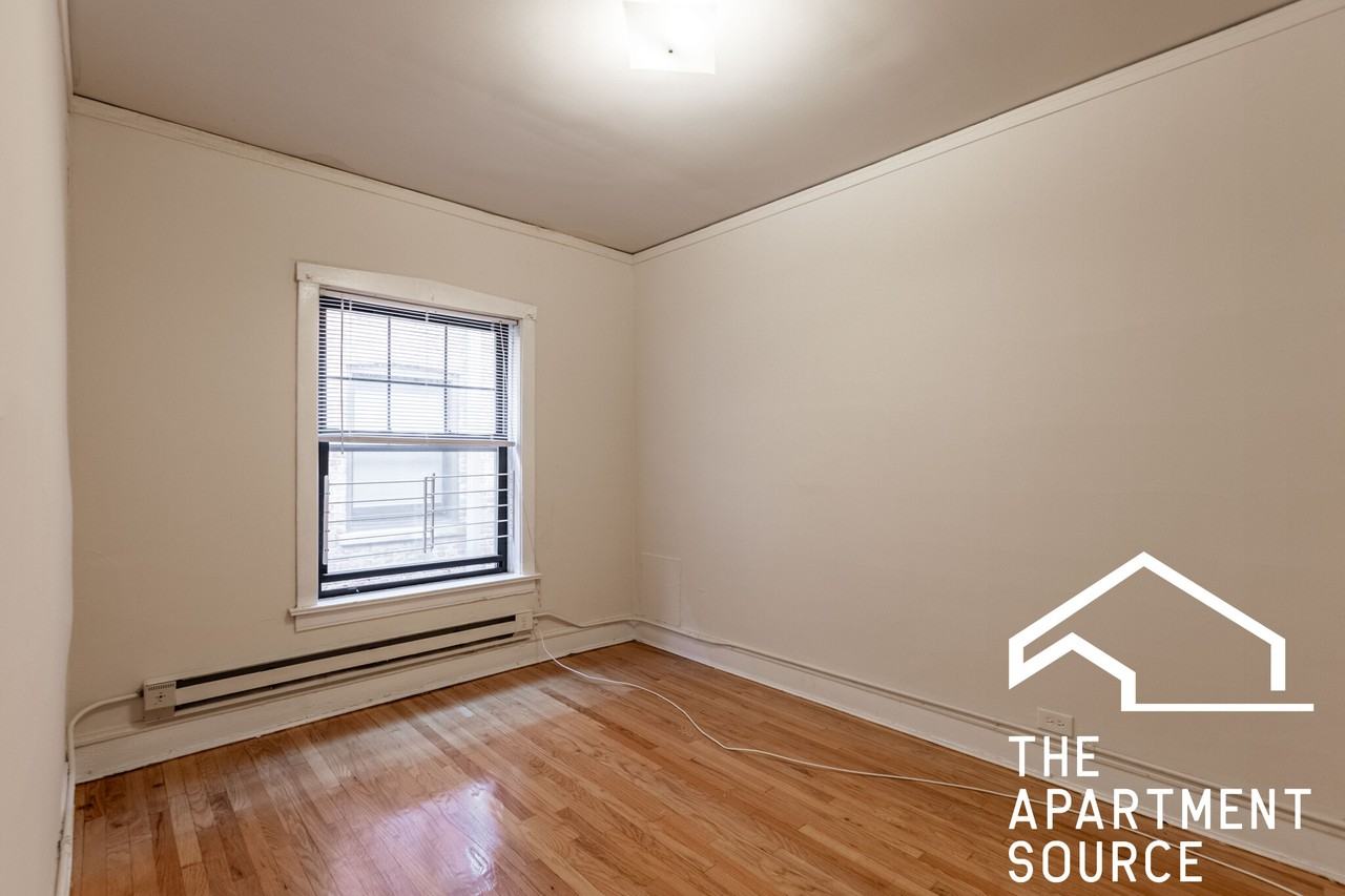 1315 Oak Ave #J2 - Photo 7 of 11