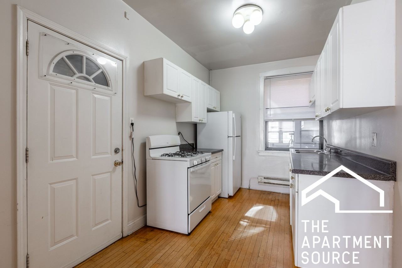 1321 Oak Ave #B3 - Photo 2 of 8