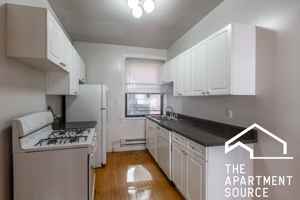 featured image of 1315 Oak Ave #J1