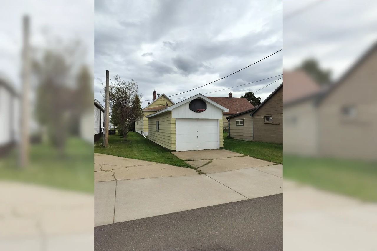 121 5th Ave S - Photo 2 of 2