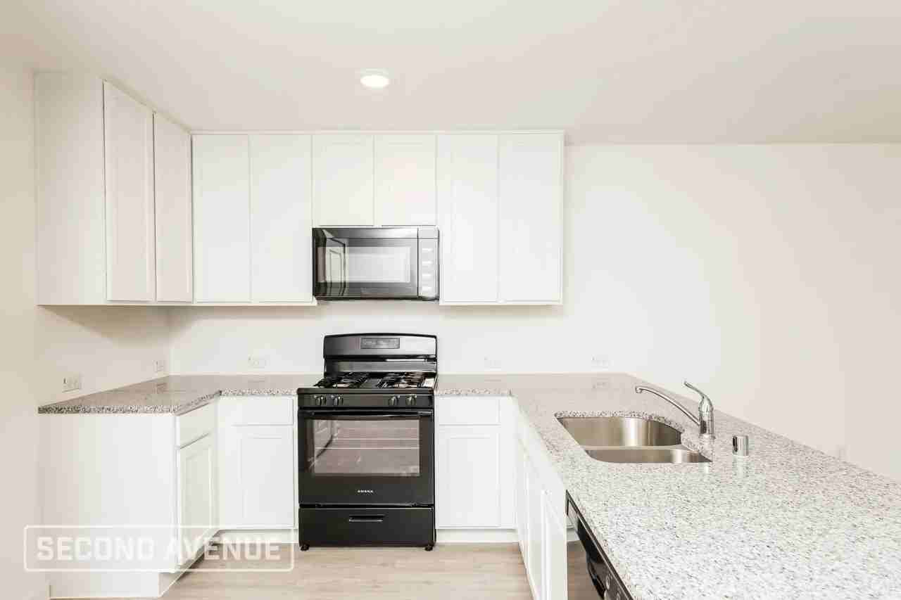 4113 Equestrian Dr - Photo 3 of 25