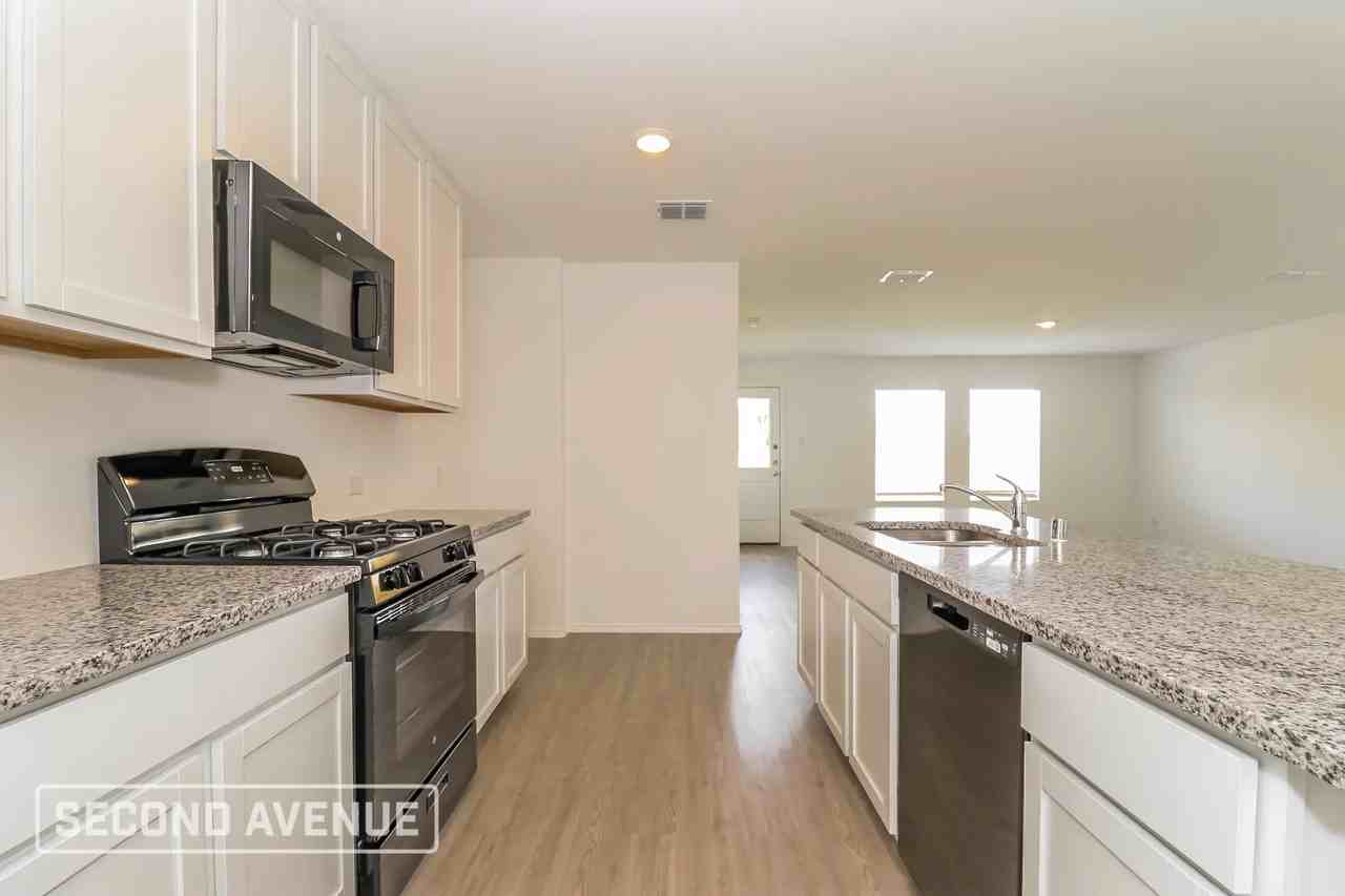11802 Forest Lawn Rd - Photo 3 of 29