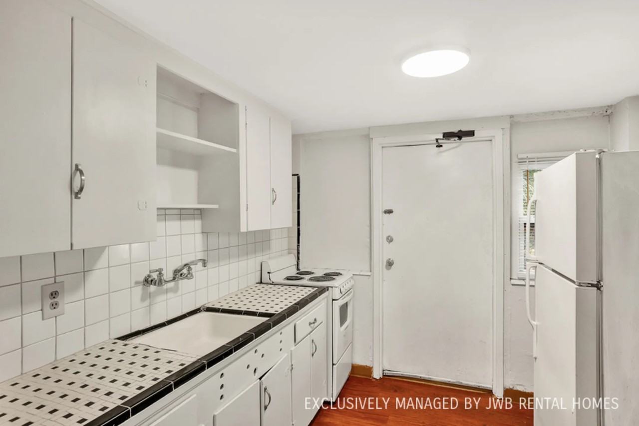 1528 N Liberty St - Photo 2 of 9