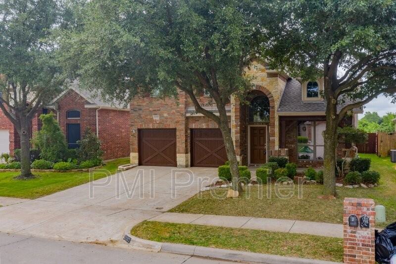 2557 Marina Dr - Photo 2 of 30