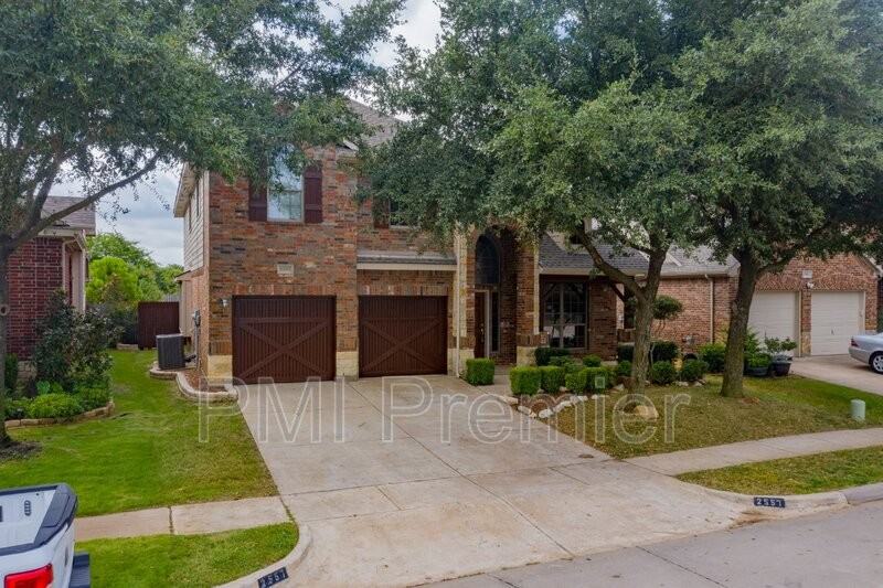 2557 Marina Dr - Photo 3 of 30