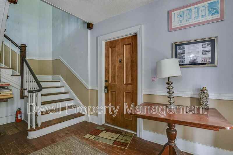 346 Telfair St #B - Photo 3 of 12