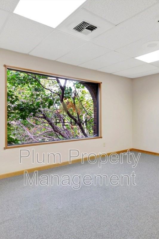 690 Sw Higgins Ave #EF - Photo 4 of 22