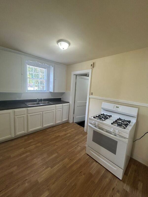 104 E 36th St - Photo 3 of 22