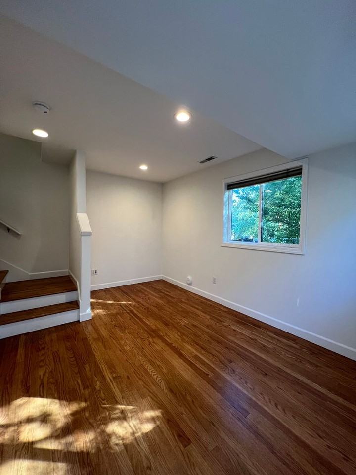 1920 E Union St - Photo 2 of 23