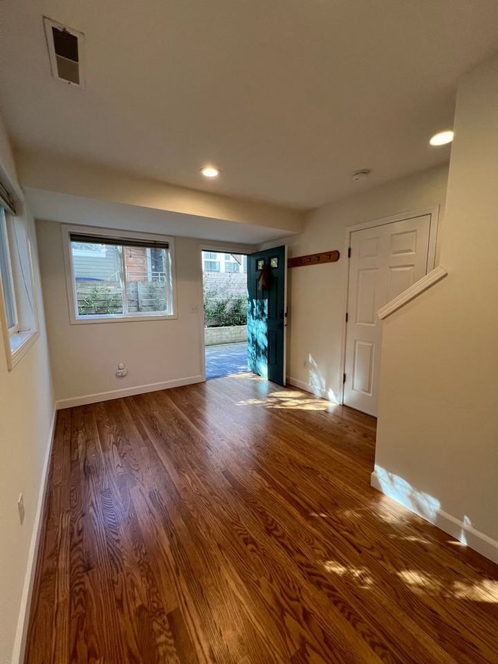 1920 E Union St - Photo 3 of 23