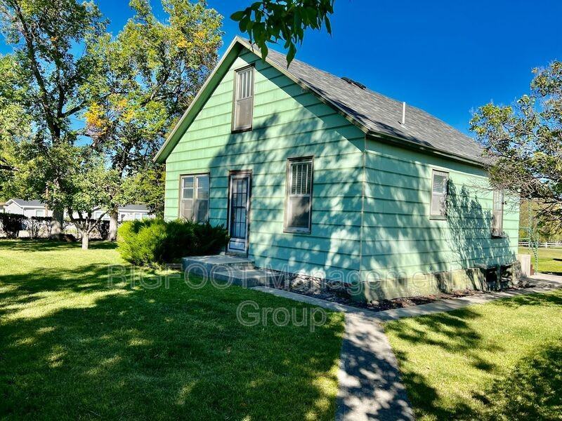 104 Reed Ave - Photo 2 of 13
