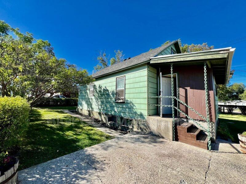 104 Reed Ave - Photo 3 of 13