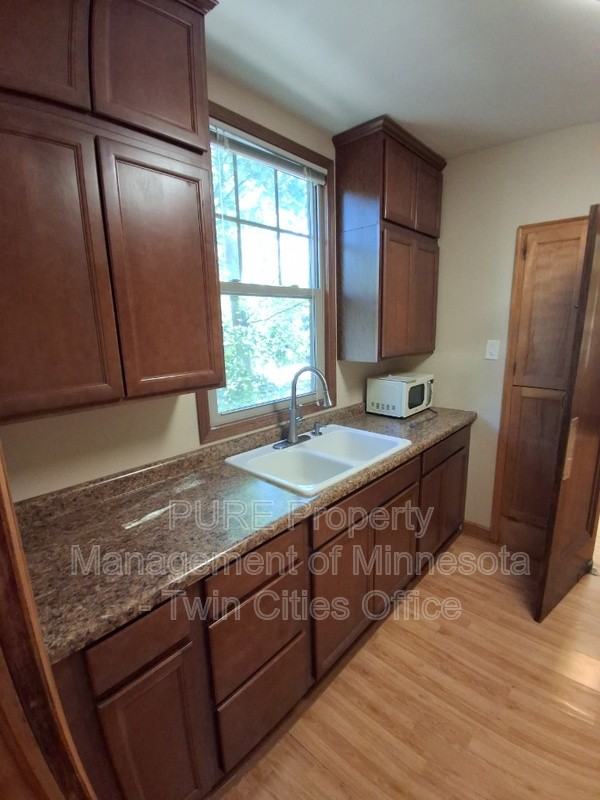 1837 Franklin Ave Se Uppr - Photo 2 of 31