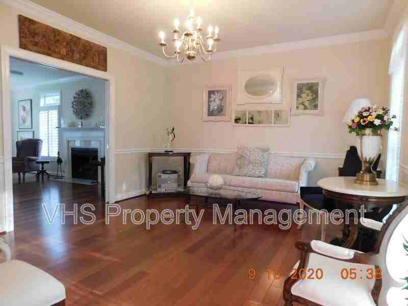 2055 Freeman Dr - Photo 4 of 30