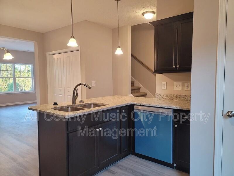 310 Negri Ct - Photo 3 of 39