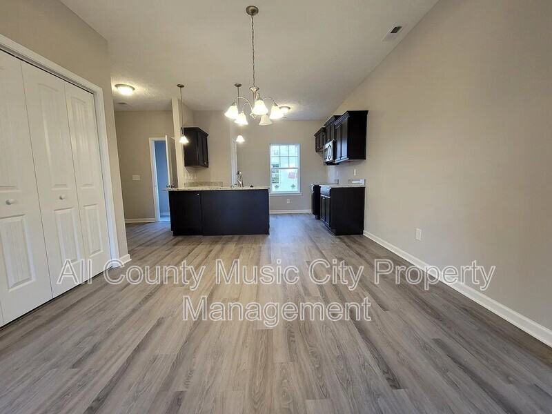 310 Negri Ct - Photo 5 of 39