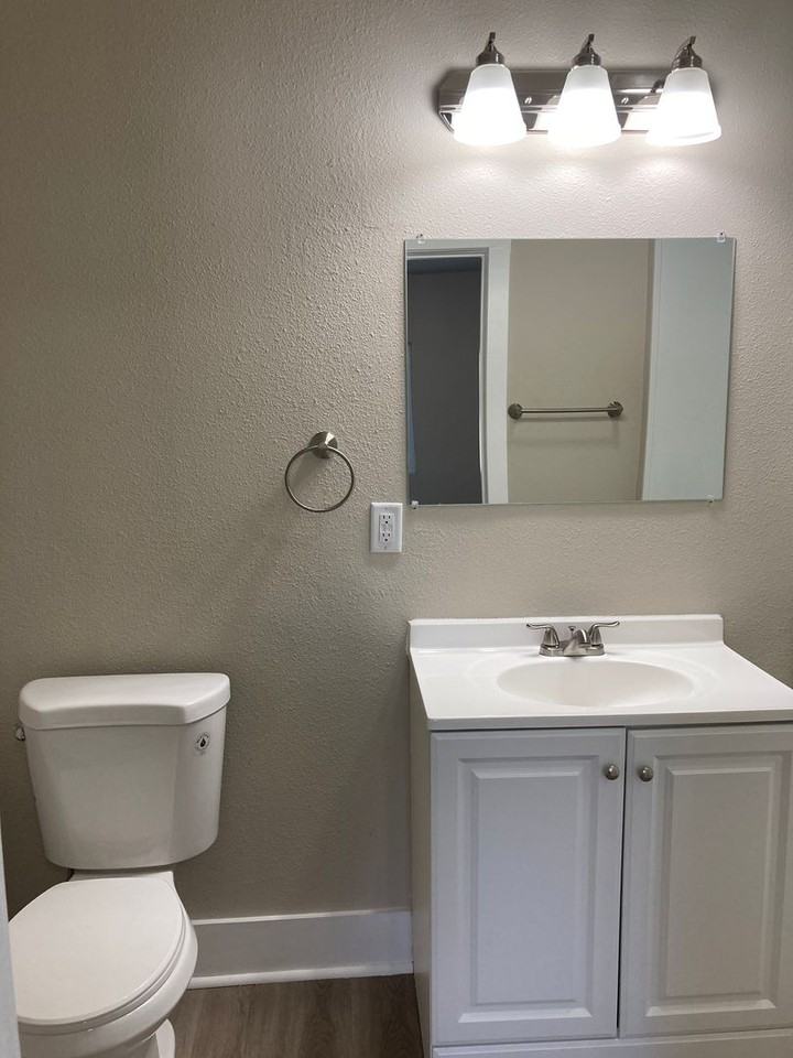 1924 Martin Luther King Jr Pkwy - Photo 5 of 13