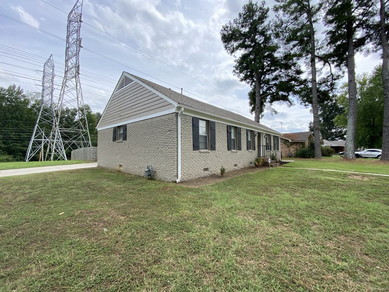 3126 Bluefield St - Photo 2 of 23