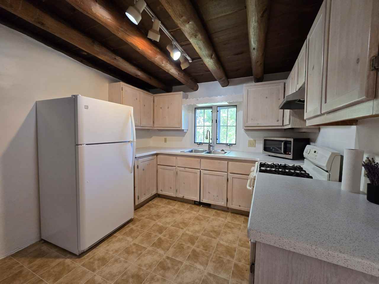 228B Tesuque Village Rd - Photo 2 of 14